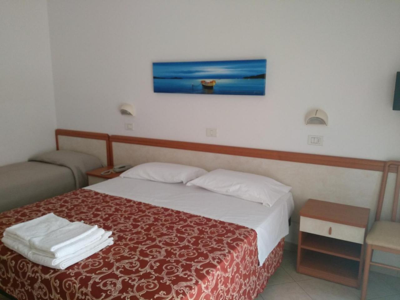 Hotel Ivana Мисано Адриатико Екстериор снимка
